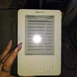 Amazon Kindle 2nd Generation With Case And Charger