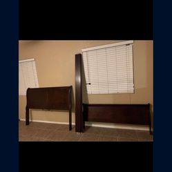 ☘️QUEEN SIZE BEDROOM SET:  ASHLEY BRAND, BED FRAME, CHEST☘️