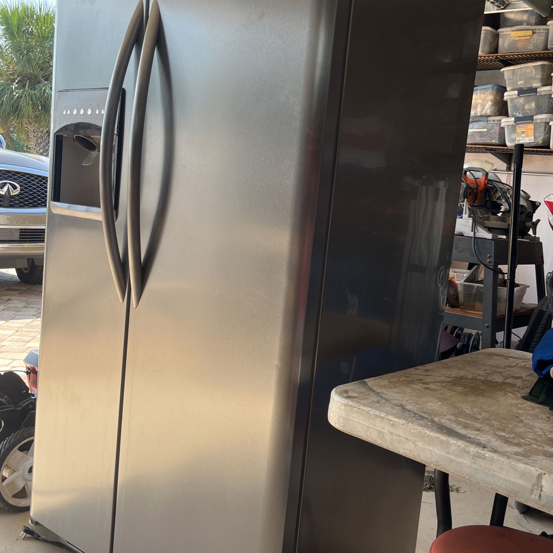 Counter Depth Frigidaire Refrigerator for Sale in Palm Shores, FL - OfferUp
