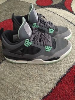 Green glow 4's sz 10