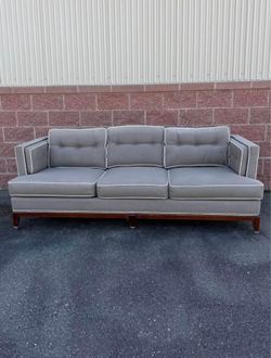 Sofa Michael Weiss by Vanguard Furniture