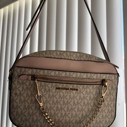 Michael Kors Crossbody Bag