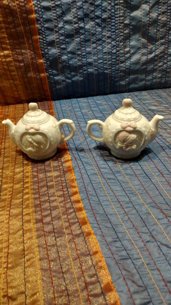 Precious Moments Salt And Pepper Shakers 