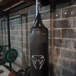 Venum Classic Boxing Punching Bag - 70 lbs Heavy Bag Kit