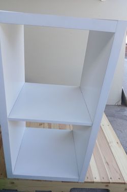 White small shelf organizer