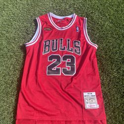 Micheal Jordan Jersey Size L
