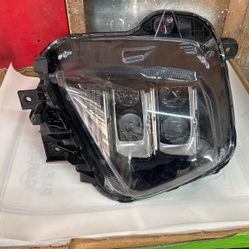 2022-2023 Hyundai Tuscan right front headlight part# 92101 n9200 Genuine Hyundai