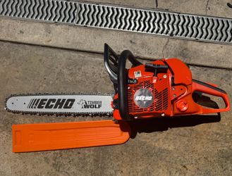 Echo TimberWolf Chainsaw CS-590. 59.8cc With 20” Bar. Like New. Must Pick Up