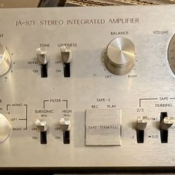 Vintage JVC Model JA-S71 Stereo Amplifier
