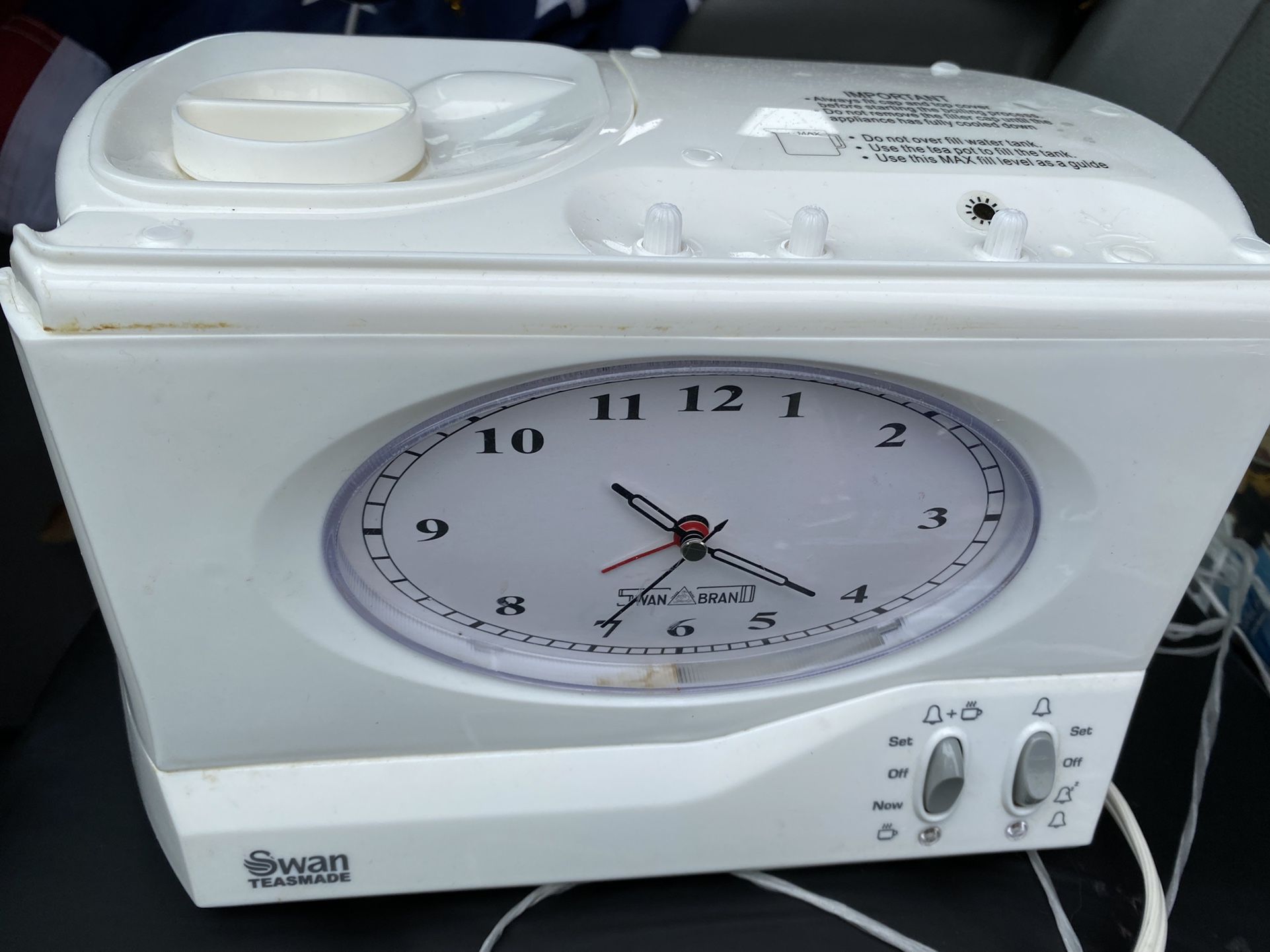 Teasmade By Swan Bedside Tea maker With Clock