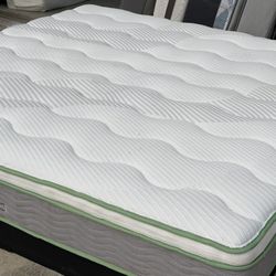 USED KING SIZE PILLOWTOP MATTRESS ONLY 