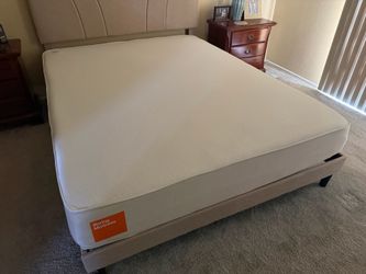 Queen Mattress - Boring Hybrid