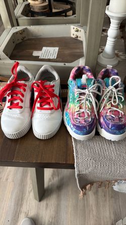 Girls shoes size 3 and 2.5y