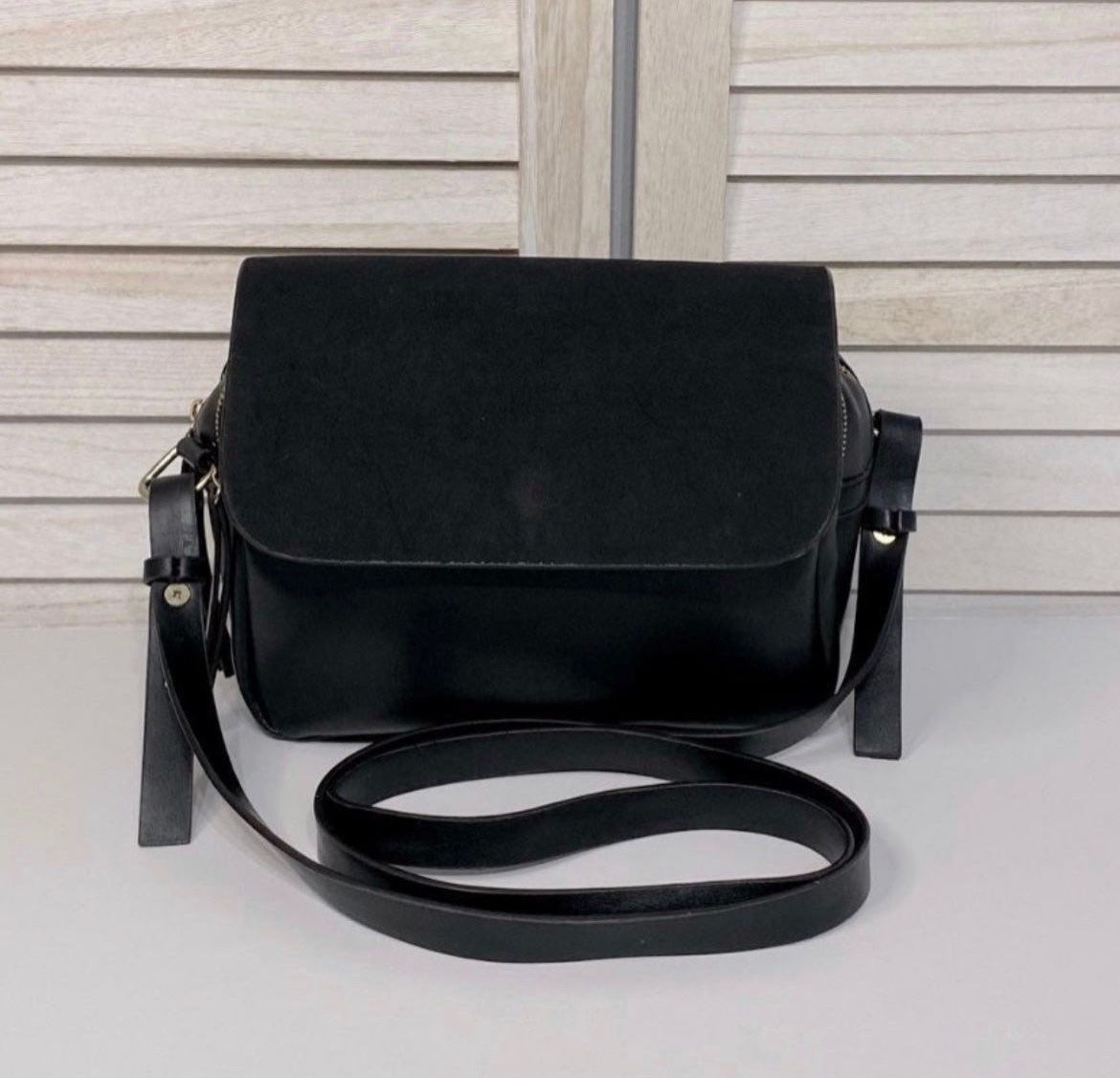 JustFab Medium Black Crossbody