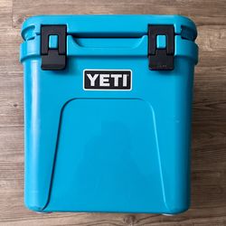 YETI Roadie 24 Cooler in Aquifier Blue