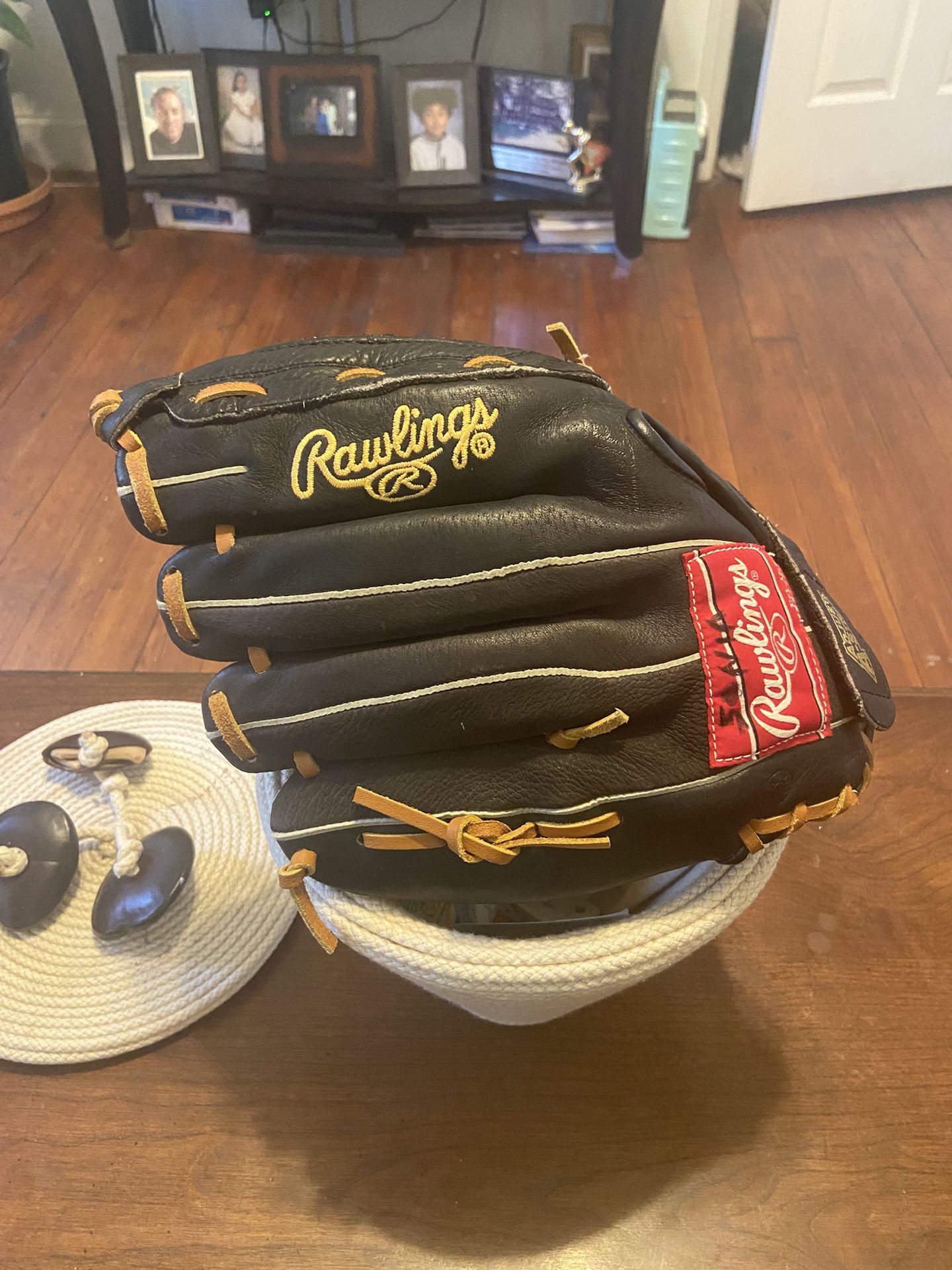 Rawlings Black Leather Baseball Glove.