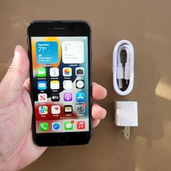 iPhone 8 - UNLOCKED - Like New 