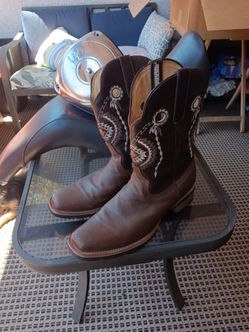 Cowboy boots size 12