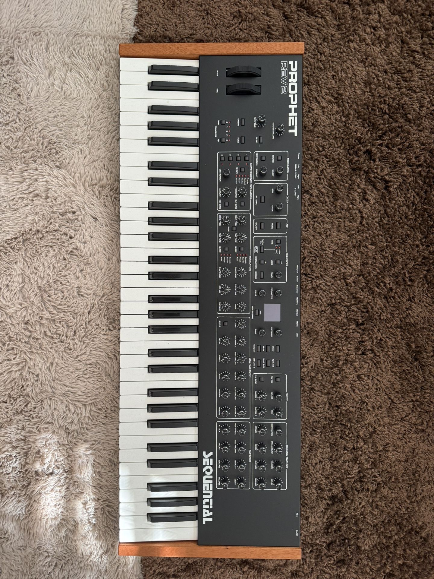 Prophet Rev2 8-voice Analog Synthesizer -excellent Condition