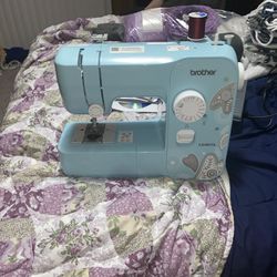 Sewing machine With Skirt Pattern 
