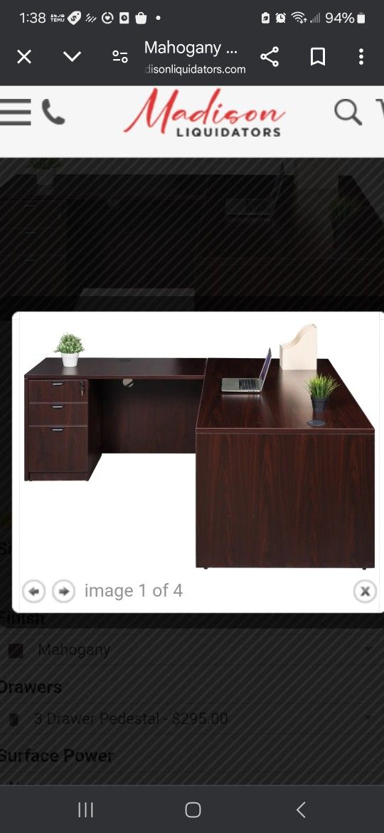 Office desk
With drawers