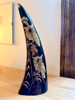 Vintage Hand-Carved Buffalo Horn Double Owl Sculpture – 8.5”