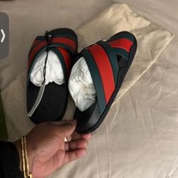 Cross Over Gucci slides