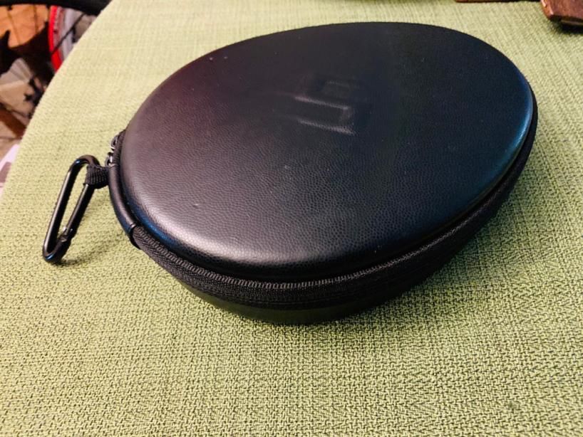 Headphone Charger/Carry case/ Protective Hard Shell w/ LG phones & accessories