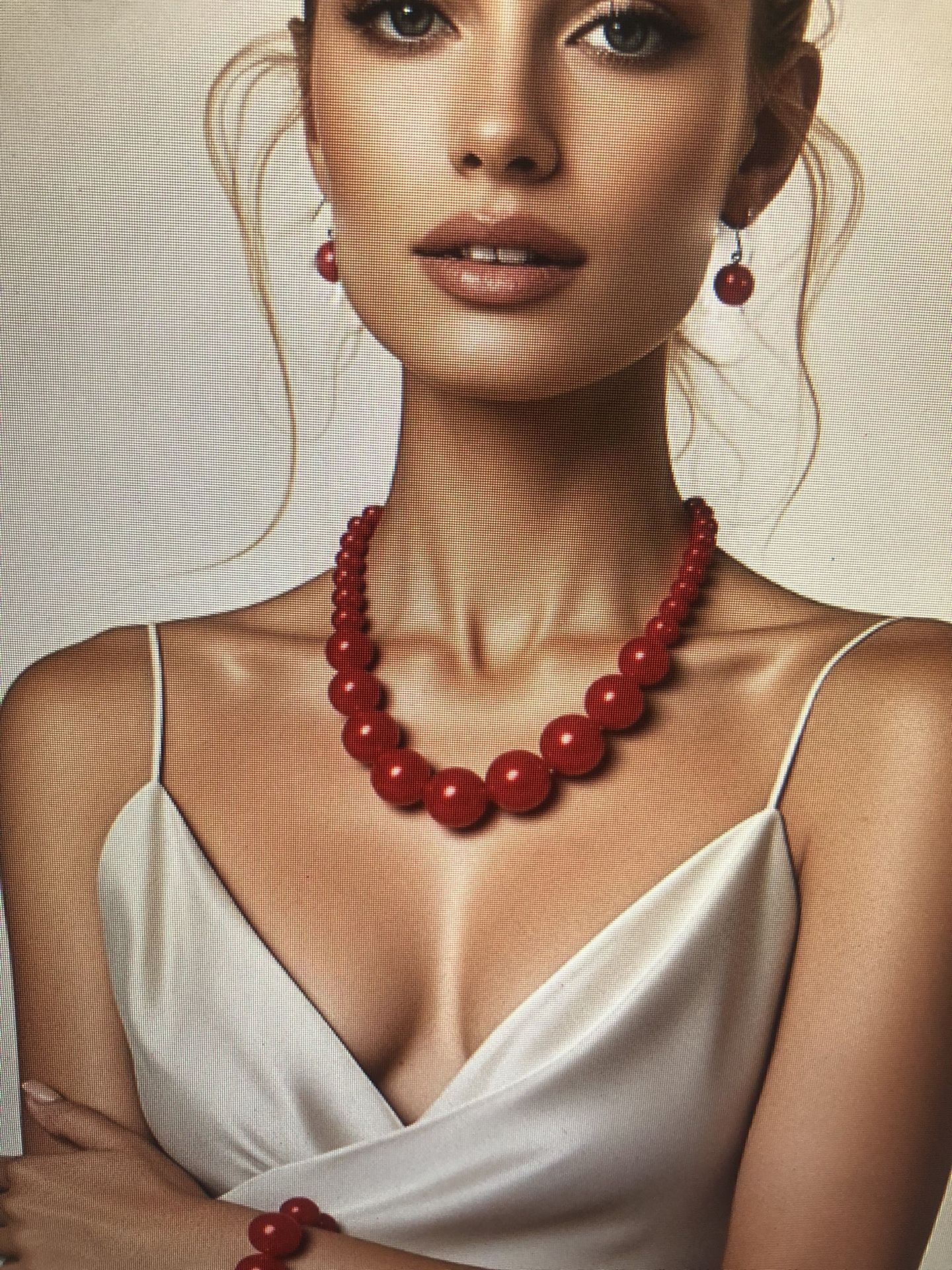 Fashionable pearl necklace