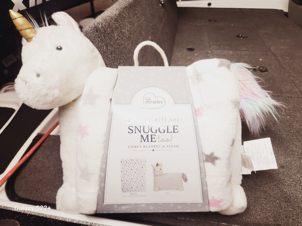 Snuggle Unicorn Blanket