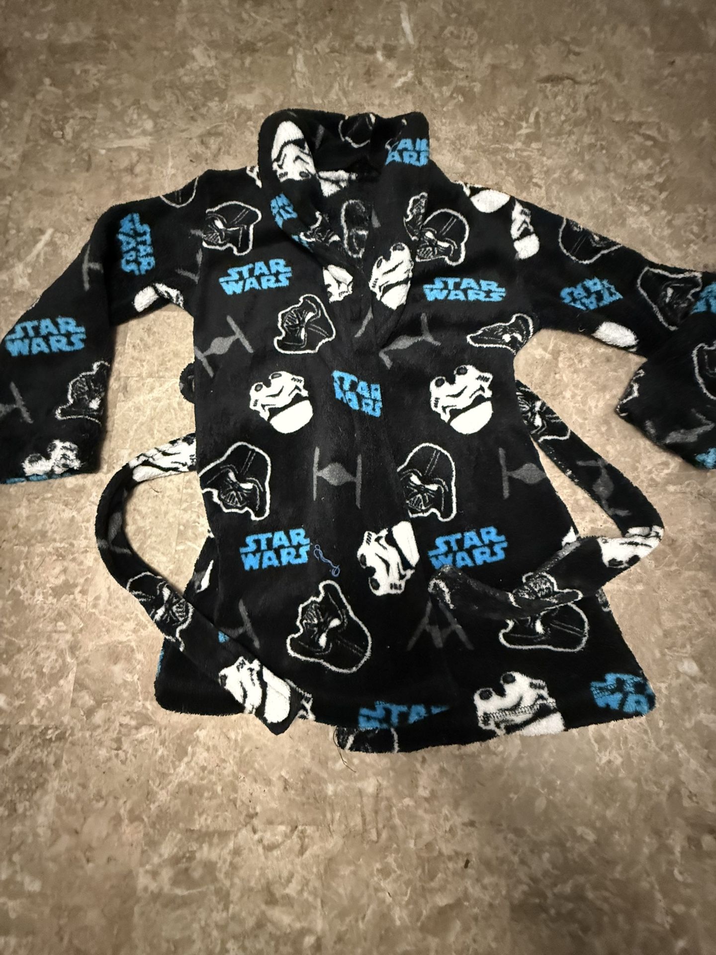 Kids Boys 5/6 Star Wars Robe