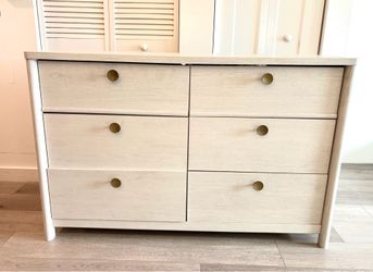 Moving Sale – 6-Drawer Dresser