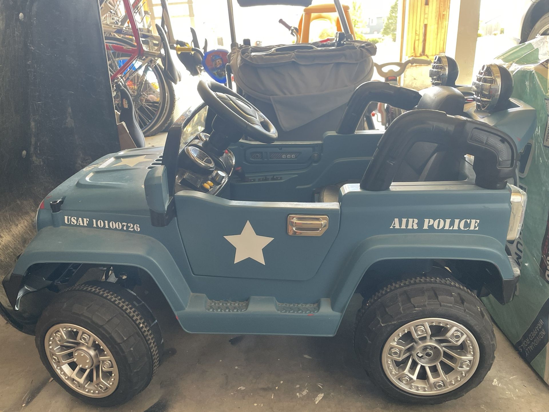 Battery powered jeep