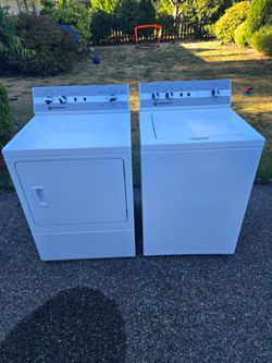 🔥2023 Speed Queen Washer & 2020 Speed Queen Dryer – Fully Refurbished & Deep Cleaned🔥