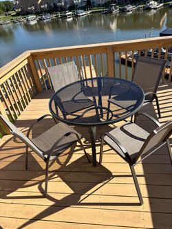 Outdoor Patio Table and 4 Chairs Set