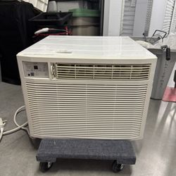 Kenmore 12,000 BTU AC + Heat (220V) – UNUSED / Like New – Garage Stored