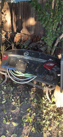Nissian Altima trunk