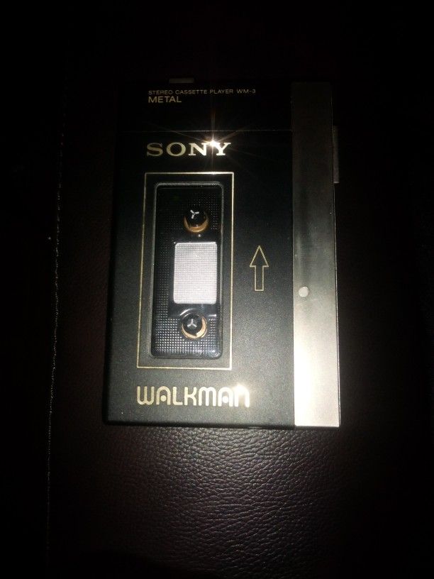 SONY Walkman WM-3 1981 Cassette Player With Case