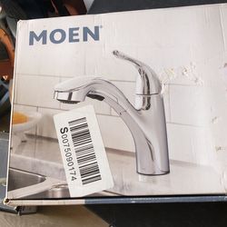 MOEN Pullout Kitchen Faucet