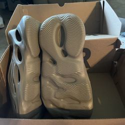 Yeezy Foam Runner