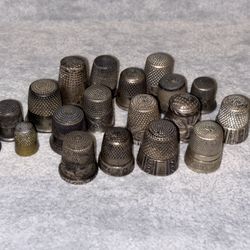 Lot Of 19 Thimbles Silver Ect Vintage Old 