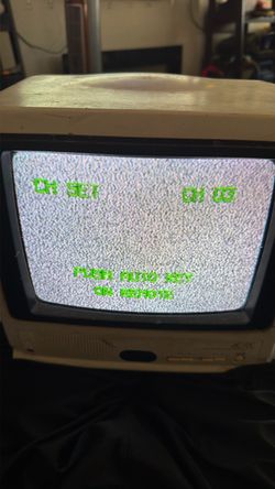Vintage Emerson 9" Color TV-AC/DC Retro Gaming TC0918 w Remote Used