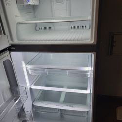 GE Electric Refrigerator/Freezer
