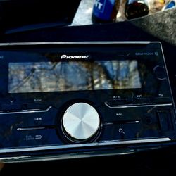 Estetio Pioneer USB Bluetooth Axiliar CD 