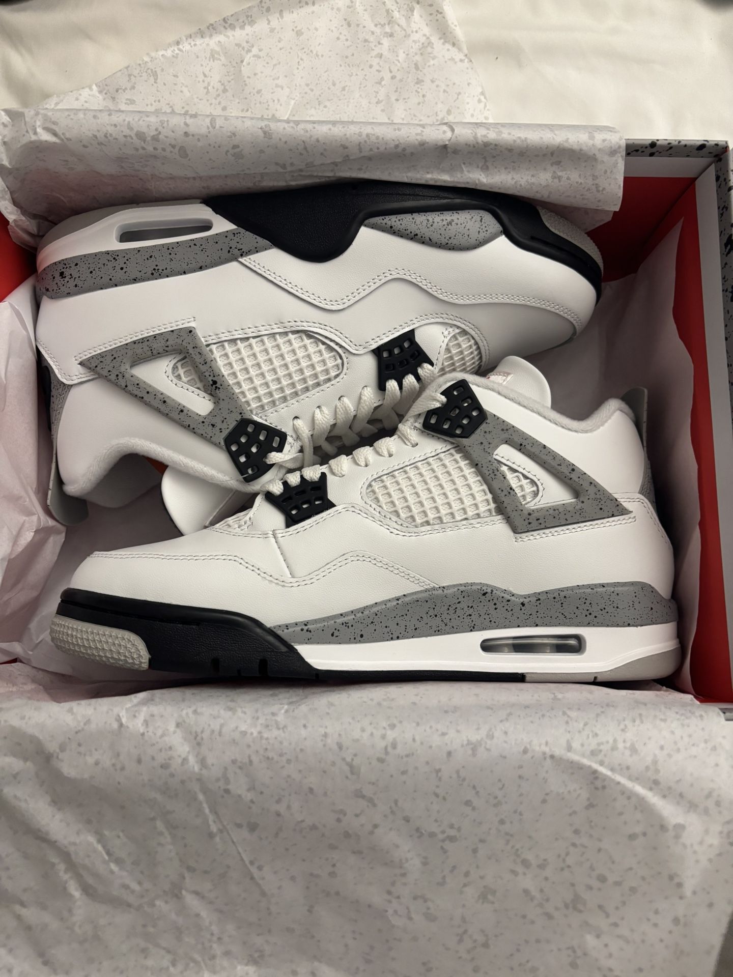 Jordan 4 White Cements Size 9