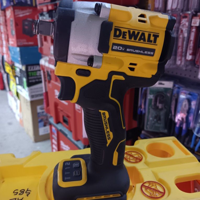 DEWALT
ATOMIC 20V MAX Cordless Brushless 1/2 in. Variable Speed Impact Wrench (Tool Only