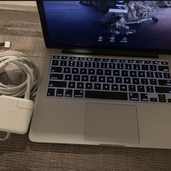 Apple MacBook Pro -core i5- SSD