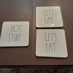 Rae Dunn plates