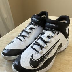 Nike Alpha Huarache Elite 4 Mid Size 11.5