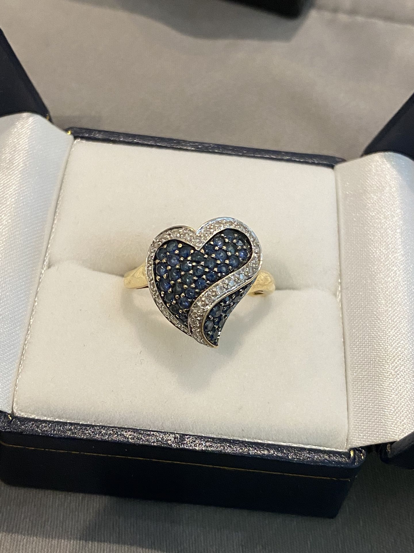 10K SAPPHIRE DIAMOND HEART RING 